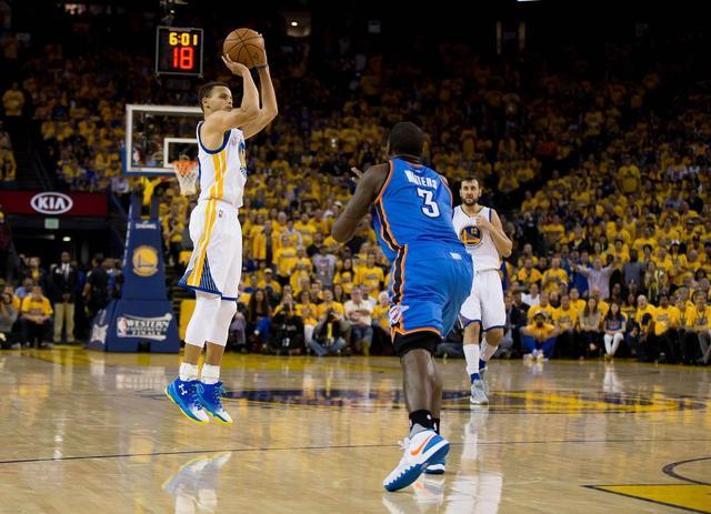 欧冠淘汰赛前瞻：曼联对阵巴黎,（欧冠淘汰赛焦点：曼联对决巴黎）