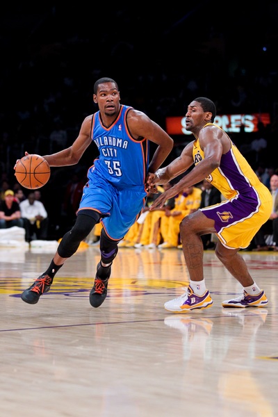 德媒：拜仁密切关注艾希霍恩，赫塔希望将解约金提高至2000万（德媒称拜仁紧盯艾希霍恩，赫塔拟将解约金上调至2000万）