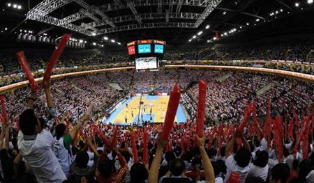 米体：斯帕莱蒂准备重新整合现有球员，由三中卫变阵四后卫（米体：斯帕莱蒂拟重组现有阵容，后防由三中卫改打四后卫）