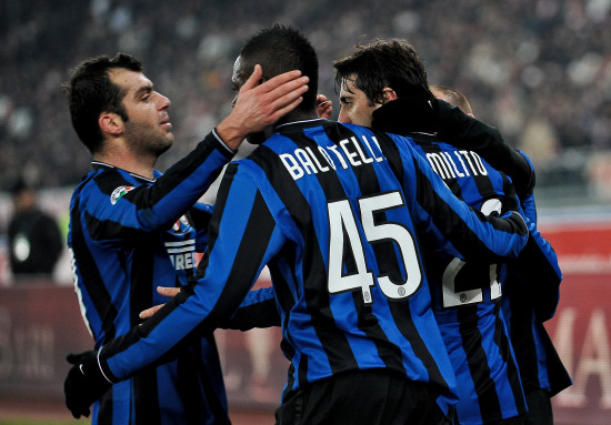 英媒：拜仁有意在一月永久签下梅努，已和他的经纪人直接会谈（英媒：拜仁计划一月买断梅努，已与其经纪人直接会面）