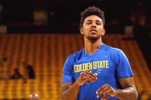 记者：于帕在穆西亚拉等3人续约后改变了自己的续约诉求（记者：穆西亚拉等三人完成续约后，于帕调整了自己的续约要求）