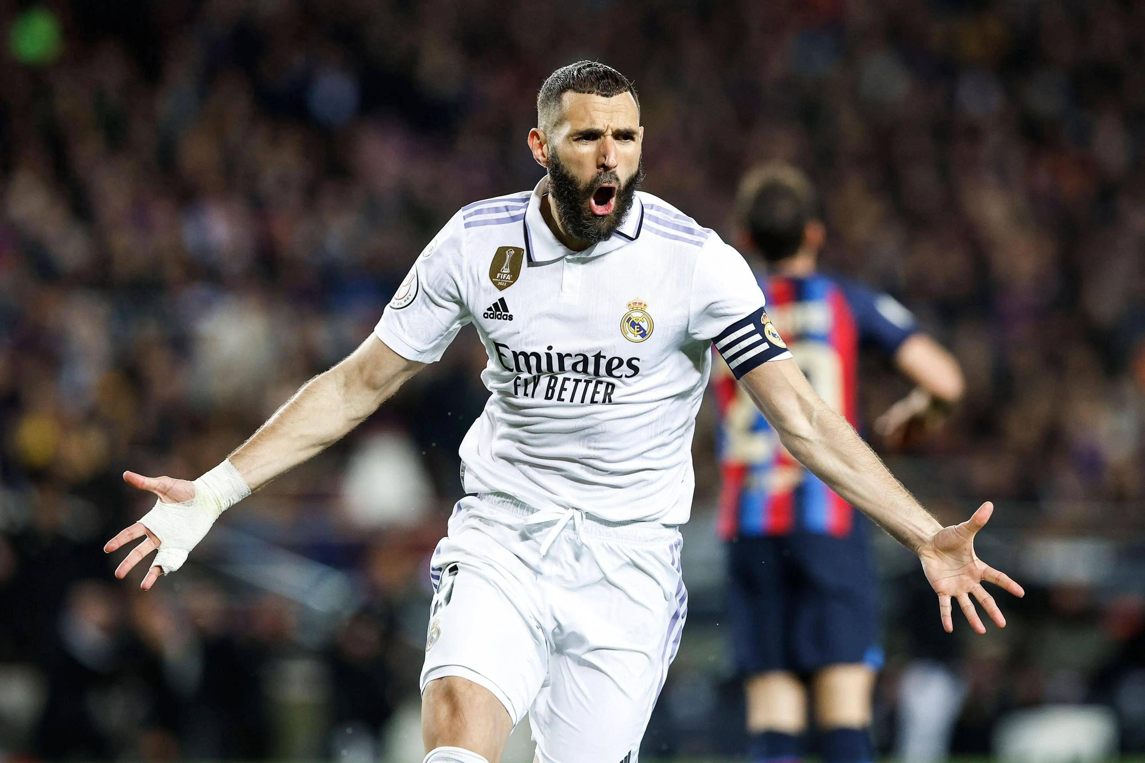 近8次代表西班牙出战正式比赛，奥亚萨瓦尔贡献7球6助攻（奥亚萨瓦尔近8场西班牙队正赛斩获7球6助）