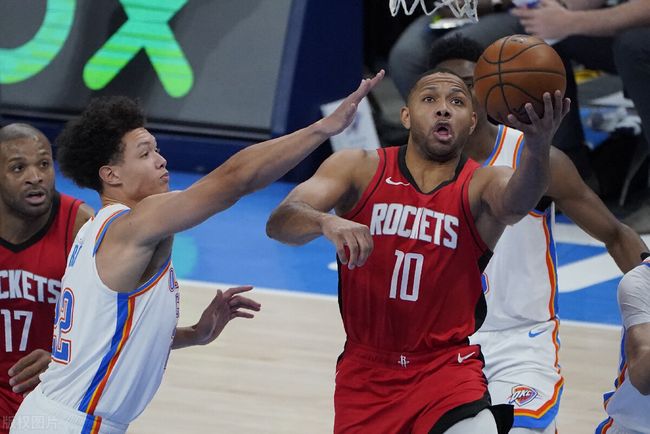 本赛季的威少还能拿到5次三双，足以说明威少的实力还有（本季威少拿下5次三双，实力依旧在线）